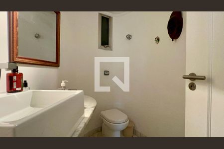 Lavabo de apartamento à venda com 3 quartos, 178m² em Jardins, São Paulo