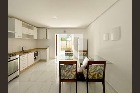 Sala de Jantar de casa para alugar com 2 quartos, 100m² em São João do Rio Vermelho, Florianópolis