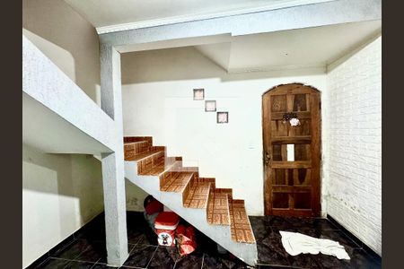 Antesala de casa para alugar com 4 quartos, 120m² em Parque Continental Ii, Guarulhos