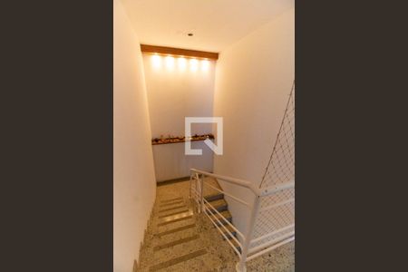 Escada  de apartamento à venda com 5 quartos, 350m² em São Francisco, Niterói