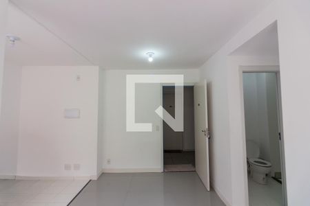Sala  de apartamento para alugar com 2 quartos, 45m² em Santa Maria, Osasco