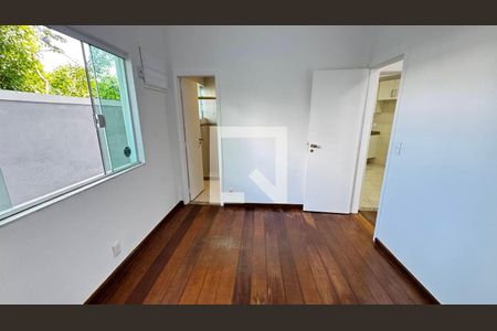Casa à venda com 5 quartos, 333m² em Barra da Tijuca, Rio de Janeiro