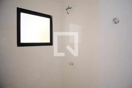 Banheiro de apartamento à venda com 1 quarto, 30m² em Vila Carrão, São Paulo