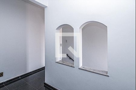 hall íntimo_4 de casa à venda com 3 quartos, 160m² em Vila Santo Estefano, São Paulo