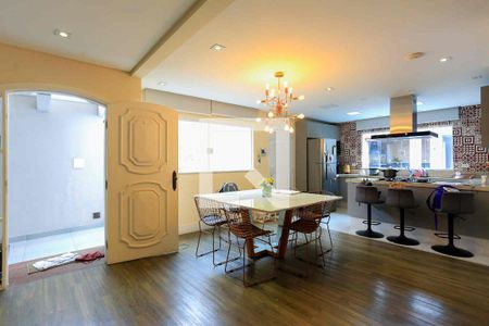 Casa à venda com 3 quartos, 245m² em Vila Lageado, São Paulo