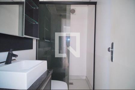 Banheiro de apartamento à venda com 1 quarto, 48m² em Centro, São Leopoldo