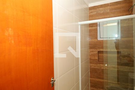 Banheiro de apartamento para alugar com 1 quarto, 35m² em Vila Rosaria, São Paulo