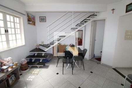 Sala de casa de condomínio para alugar com 2 quartos, 68m² em Vila Industrial, São José dos Campos