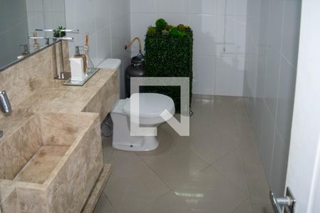 Banheiro de casa para alugar com 2 quartos, 140m² em Penha de França, São Paulo