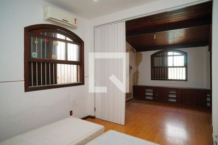 Quarto 1 de casa à venda com 3 quartos, 250m² em Piratininga, Niterói