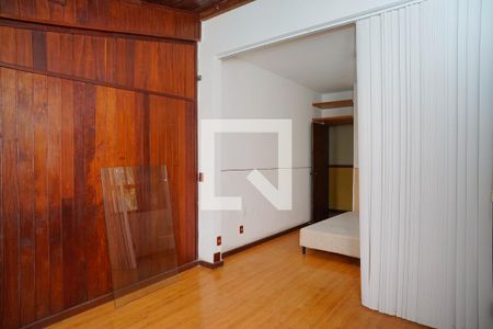 Quarto 1 de casa à venda com 3 quartos, 250m² em Piratininga, Niterói