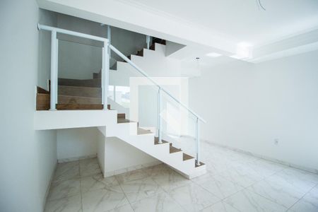 Sala de casa de condomínio para alugar com 2 quartos, 93m² em Jardim Simus, Sorocaba