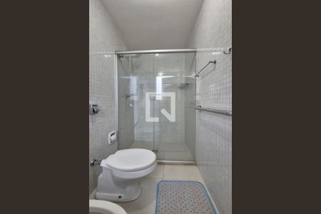 Banheiro de apartamento para alugar com 1 quarto, 52m² em Cambuí, Campinas