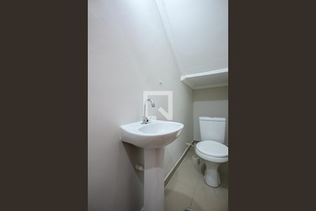 Lavabo de casa para alugar com 2 quartos, 100m² em Jardim Monte Kemel, São Paulo
