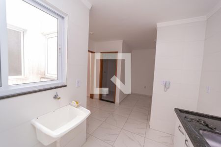 Cozinha e Área de Serviço de apartamento para alugar com 2 quartos, 40m² em Ponte Rasa, São Paulo