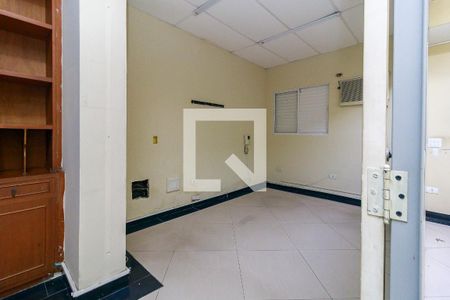 Sala de casa para alugar com 4 quartos, 400m² em Vila Cordeiro, São Paulo