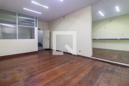 Sala de casa para alugar com 4 quartos, 400m² em Vila Cordeiro, São Paulo