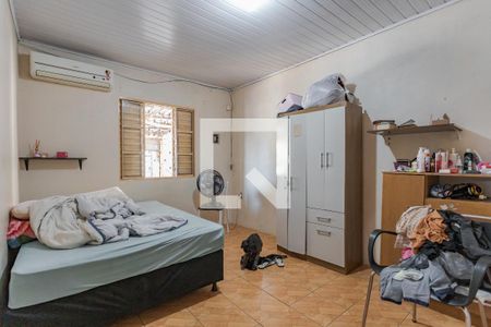 Quarto 2 de casa à venda com 5 quartos, 300m² em Sarandi, Porto Alegre