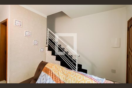 Sala de casa de condomínio à venda com 2 quartos, 55m² em Vila Guilhermina, São Paulo