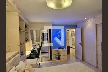 Casa à venda com 4 quartos, 550m² em Jardim Morumbi, São Paulo