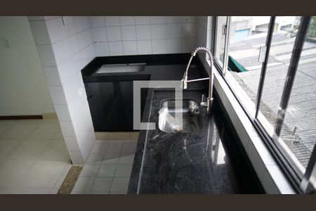 Cozinha de casa para alugar com 2 quartos, 55m² em Cidade Jardim Cumbica, Guarulhos