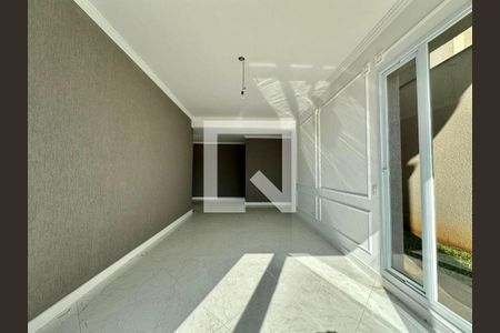 Casa à venda com 3 quartos, 303m² em Parque Sinai, Santana de Parnaíba