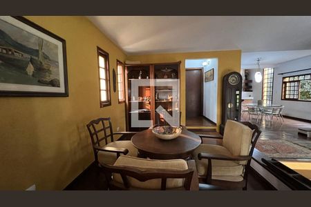 Casa para alugar com 3 quartos, 324m² em Granja Viana, Cotia