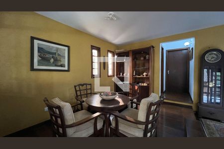 Casa para alugar com 3 quartos, 324m² em Granja Viana, Cotia