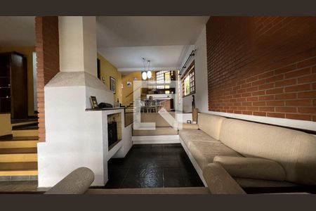 Casa para alugar com 3 quartos, 324m² em Granja Viana, Cotia