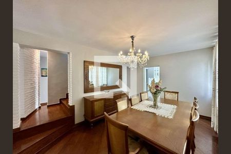 Casa para alugar com 5 quartos, 650m² em Parque Dom Henrique, Cotia