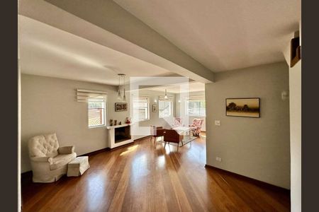 Casa para alugar com 5 quartos, 650m² em Parque Dom Henrique, Cotia
