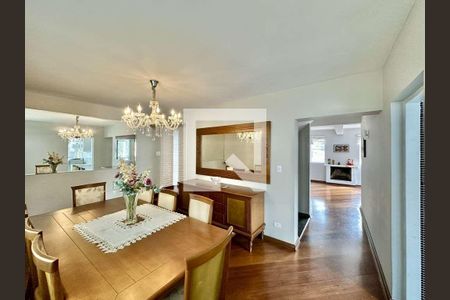 Casa para alugar com 5 quartos, 650m² em Parque Dom Henrique, Cotia