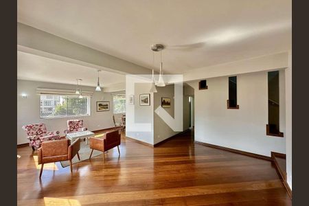Casa para alugar com 5 quartos, 650m² em Parque Dom Henrique, Cotia
