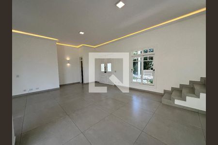 Casa à venda com 4 quartos, 322m² em Morada dos Pássaros, Barueri