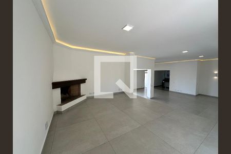 Casa à venda com 4 quartos, 322m² em Morada dos Pássaros, Barueri