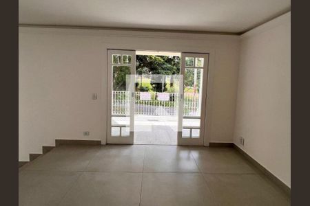 Casa à venda com 4 quartos, 322m² em Morada dos Pássaros, Barueri