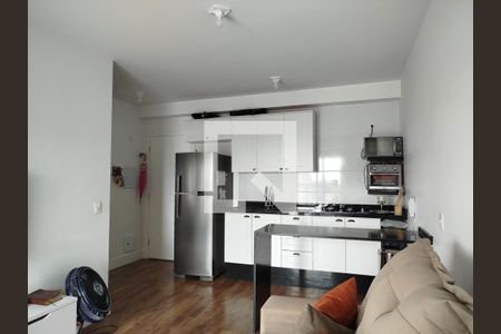 Sala com cozinha americana de apartamento para alugar com 1 quarto, 42m² em Tatuapé, São Paulo