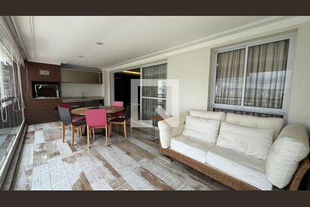 Apartamento para alugar com 3 quartos, 168m² em Água Branca, São Paulo