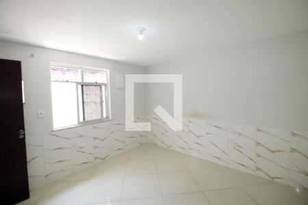 Sala de casa para alugar com 1 quarto, 64m² em Olaria, Rio de Janeiro