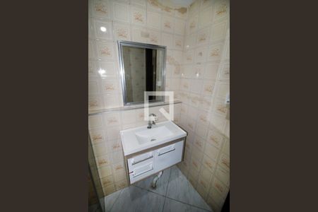 Banheiro de casa para alugar com 1 quarto, 64m² em Olaria, Rio de Janeiro