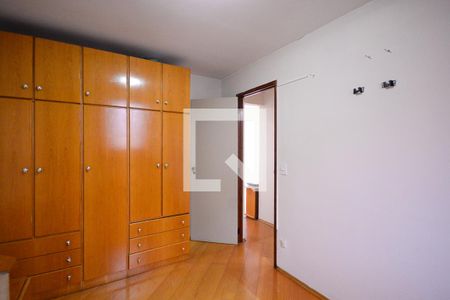 Quarto 1  de apartamento para alugar com 2 quartos, 60m² em Parque Bristol, São Paulo