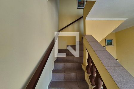 Escada de Acesso  de casa à venda com 3 quartos, 276m² em Jardim Carlos Lourenço, Campinas