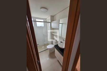 Banheiro de apartamento para alugar com 2 quartos, 44m² em Parque Industrial, Campinas