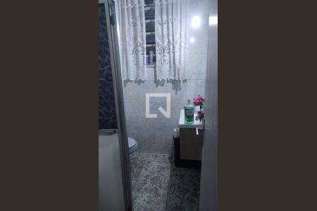 Banheiro de casa de condomínio para alugar com 3 quartos, 137m² em Taquara, Rio de Janeiro