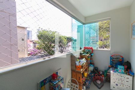 Apartamento à venda com 3 quartos, 110m² em Itamarati, Belo Horizonte