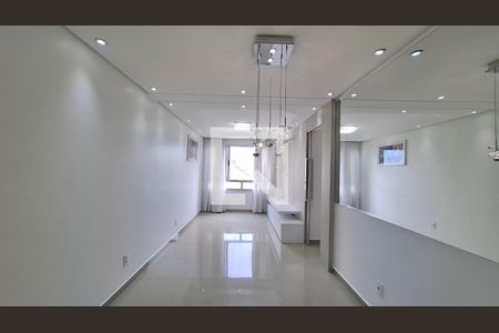 Sala de apartamento para alugar com 3 quartos, 63m² em Vila Mazzei, Santo André