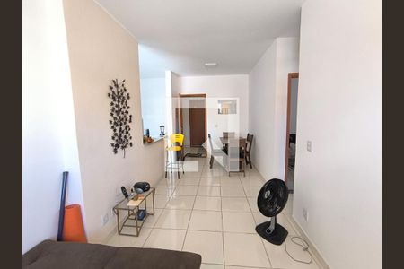 Sala de apartamento para alugar com 2 quartos, 50m² em Dona Zulmira, Uberlândia