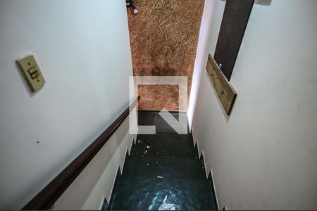 Escada de casa para alugar com 3 quartos, 120m² em Jardim Eledy, São Paulo