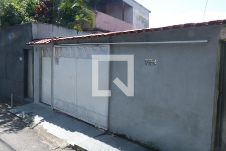 fachada de casa para alugar com 3 quartos, 100m² em Comendador Soares, Nova Iguaçu