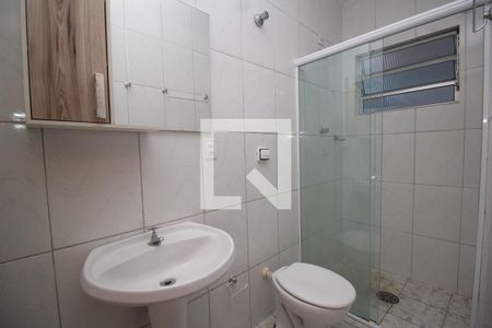 Banheiro de casa para alugar com 1 quarto, 25m² em Vila Zat, São Paulo